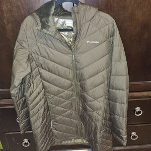 Womens green winter Columbia jacket. Size 1X